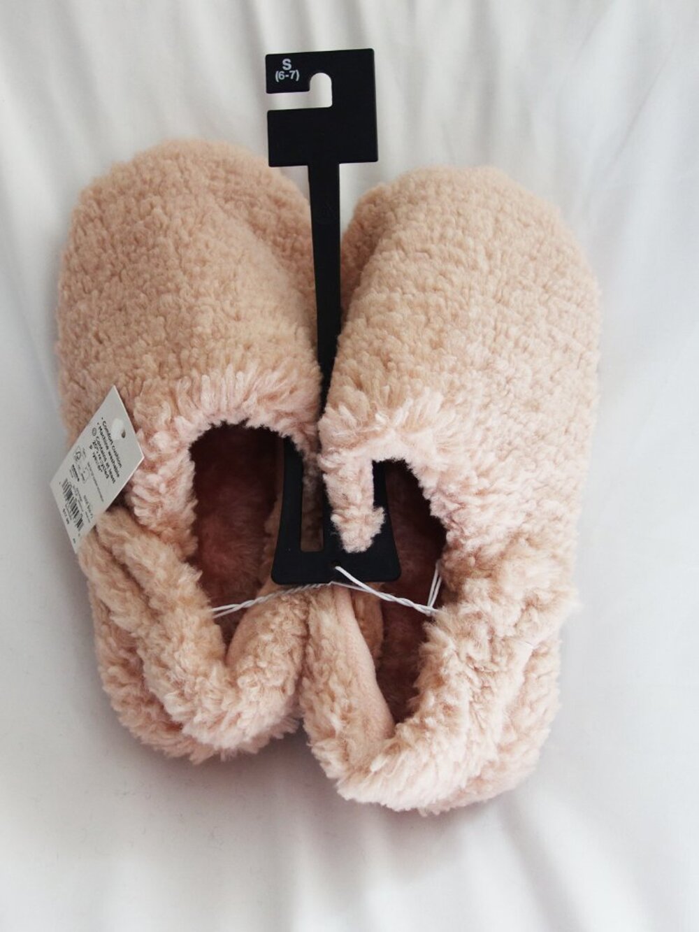 Kohl's Pink Fluffy Slip on Slippers (S- 6-7) NWT